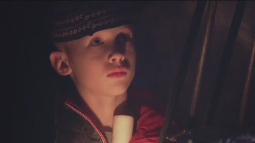 Jewish, Arab, Muslim groups often at odds, unite to replace vandalized menorah in Oakland