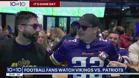 With minutes left of Vikings game, fans thankful for purple and gold
