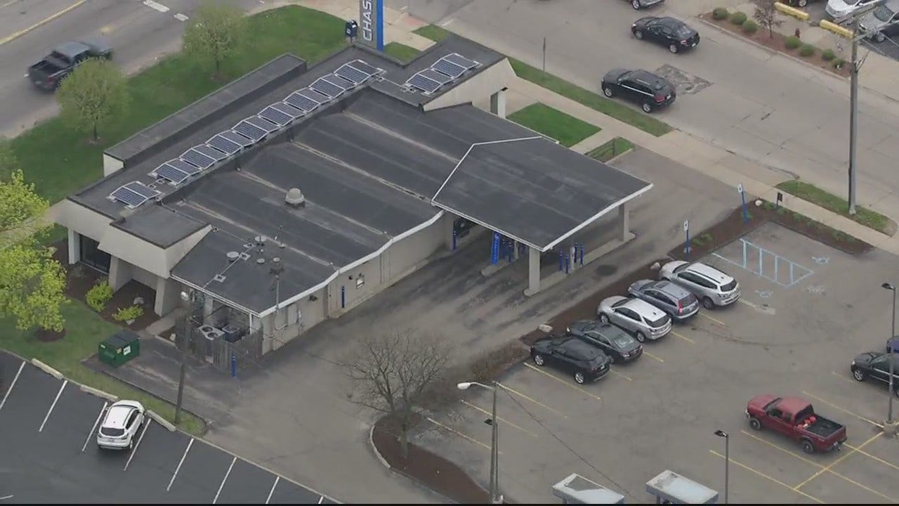 Dearborn Heights Bank Chase Bank Robbed | FOX 2 Detroit