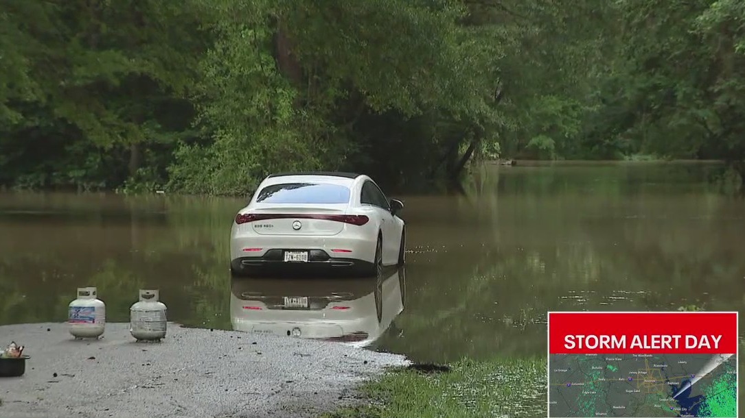 Rising floodwaters threaten homes near San Jacinto River, residents urged to evacuate