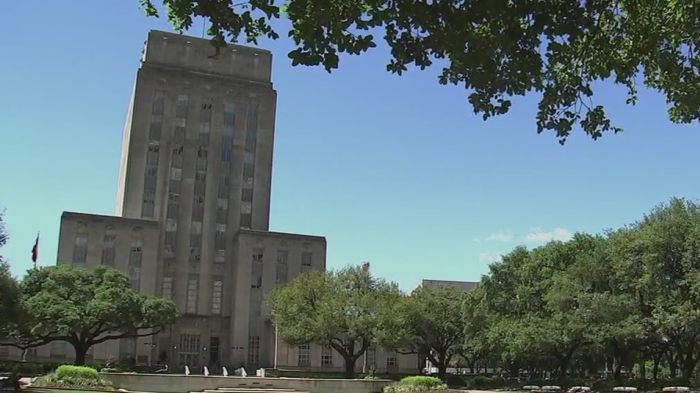 Houston city council unanimously approves mayor’s $5.7 billion budget