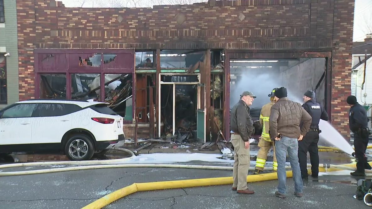 Fire rips through Grosse Pointe Park roofing business