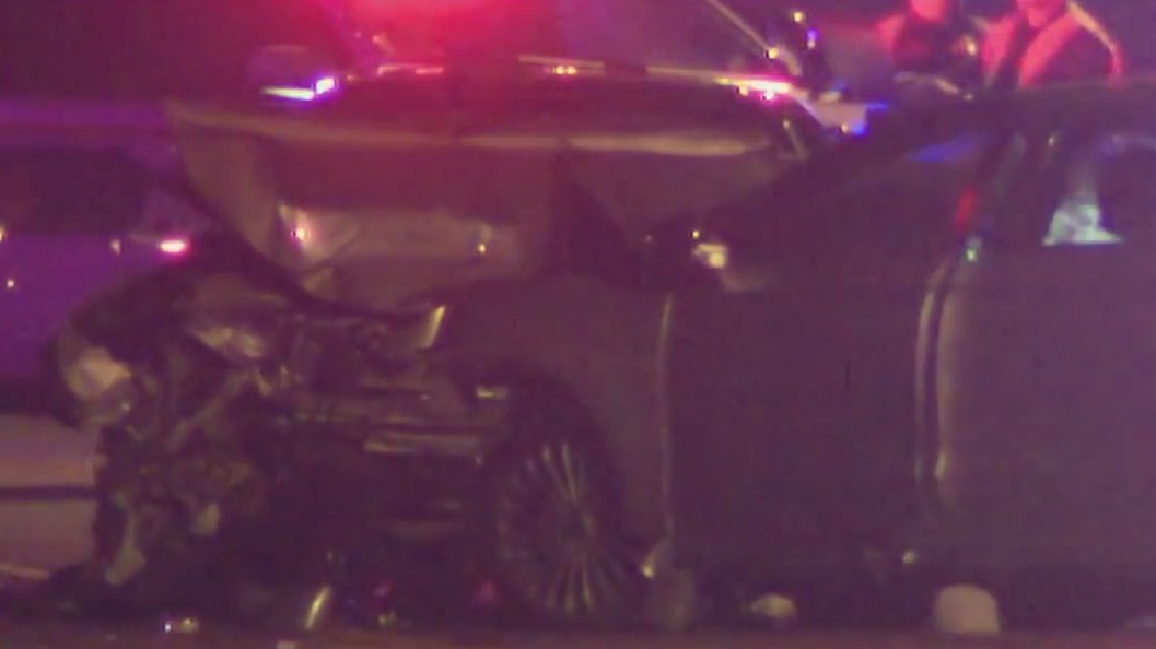 Woman killed in Phoenix crash, 2 others hurt