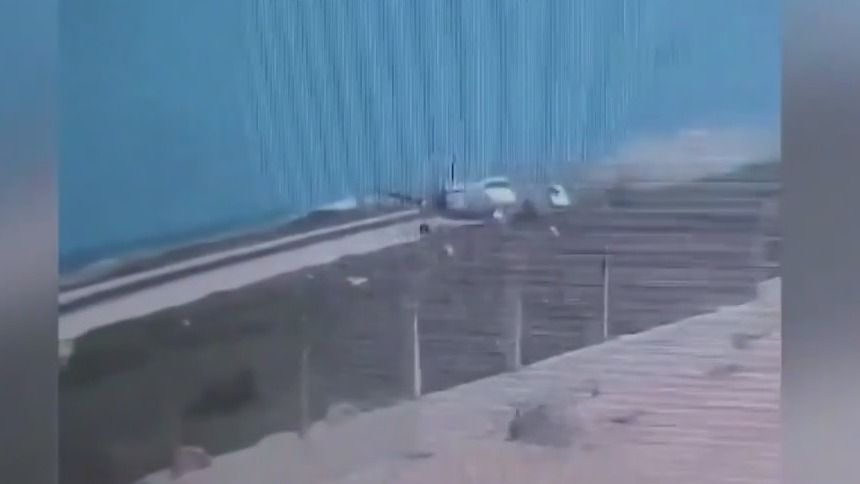 Plane crash lands in Somalia