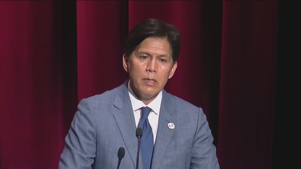 Kevin de León recall petition approved