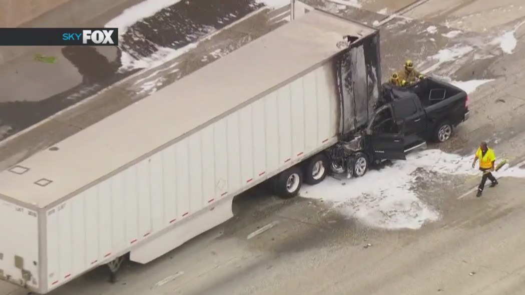 Truck slams into stalled big rig in Cerritos