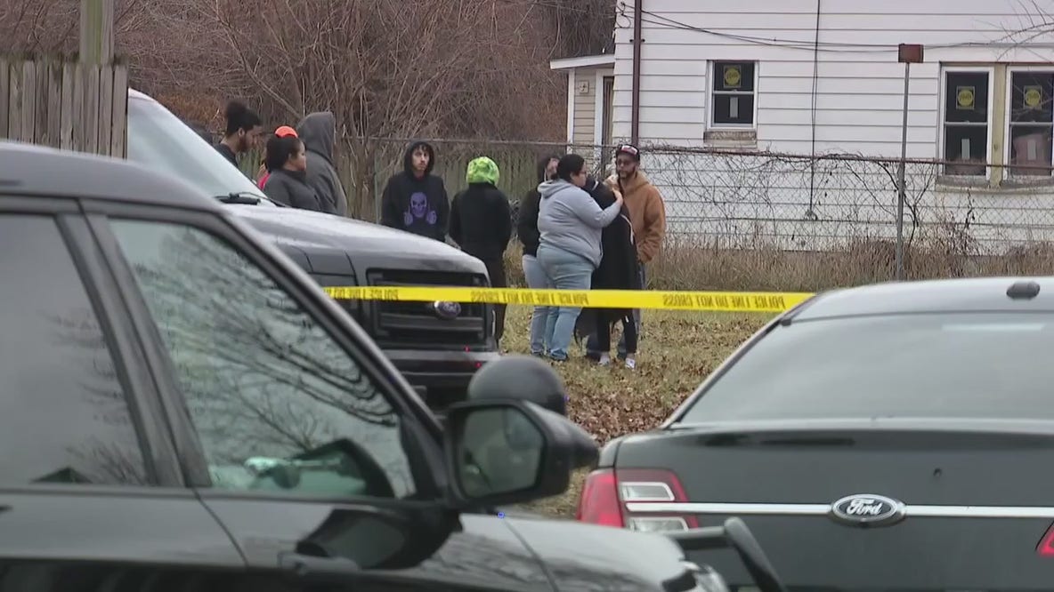 Detroit house fire leaves 1 person dead