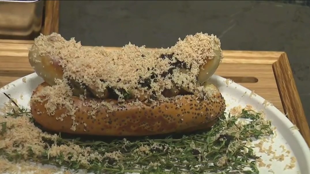 Here's what a $187 hot dog looks and tastes like