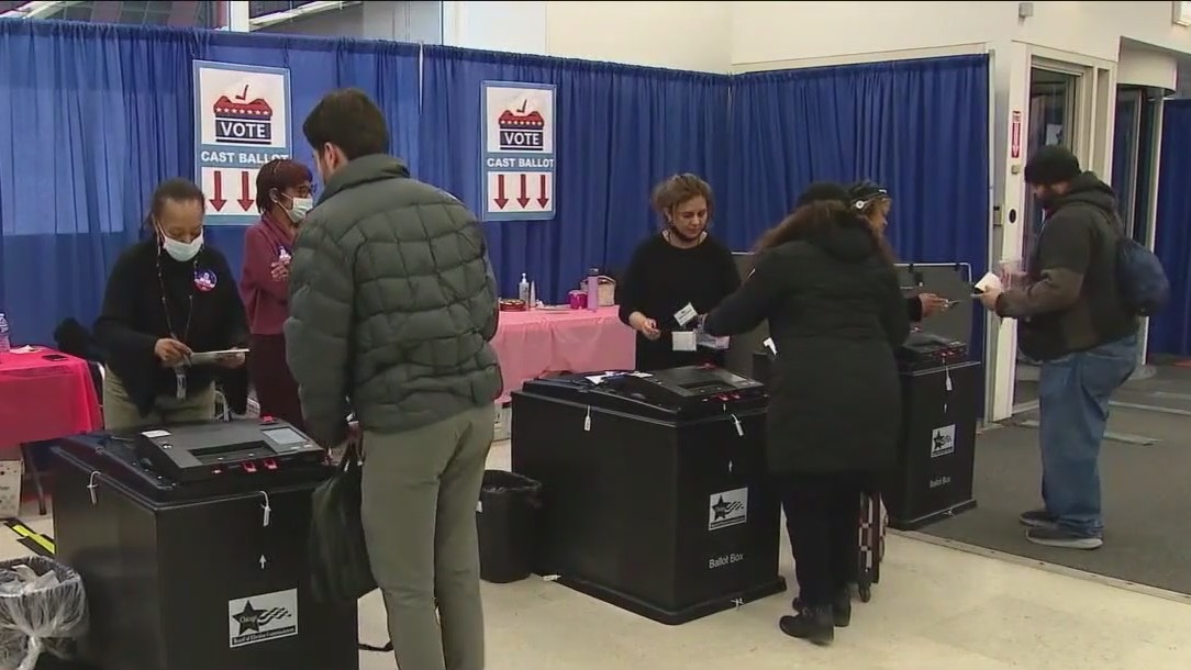 Polls open in Chicago for the Illinois primary election