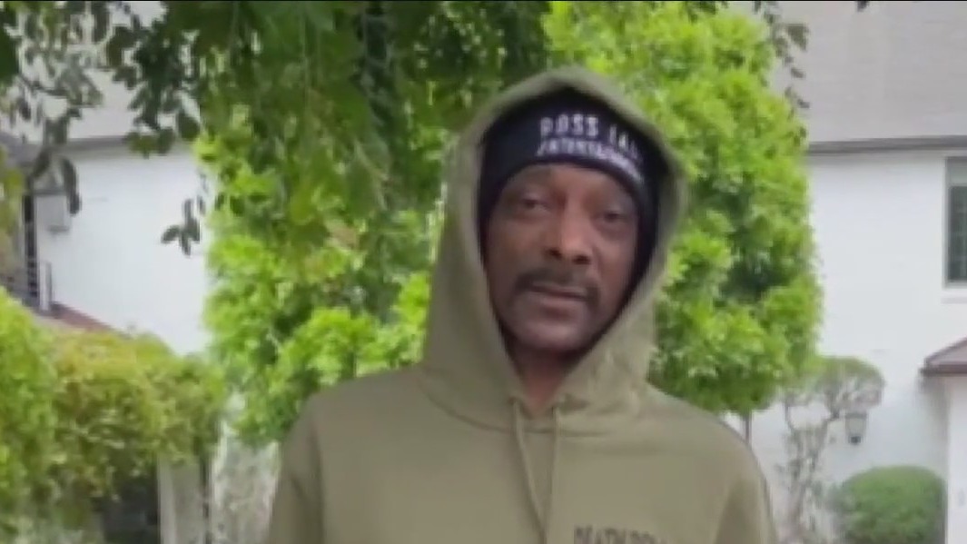 Snoop Dogg postpones show in solidarity with striking writers