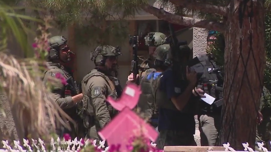 Barricaded suspect arrested in Glendale
