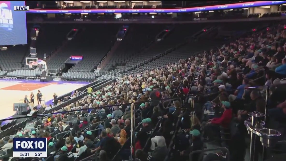 Super Bowl LVII: Volunteers get training ahead of big game