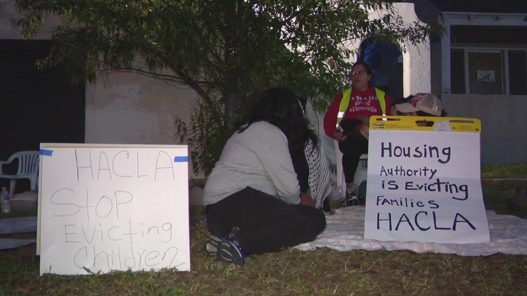 Community rallies around mom facing eviction