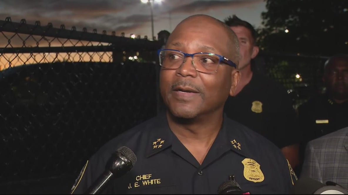 Detroit police, mayor mourn loss of officer killed in shootout with gunman
