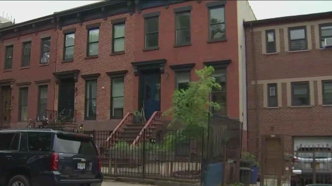 4-year-old girl falls out of 2nd floor window