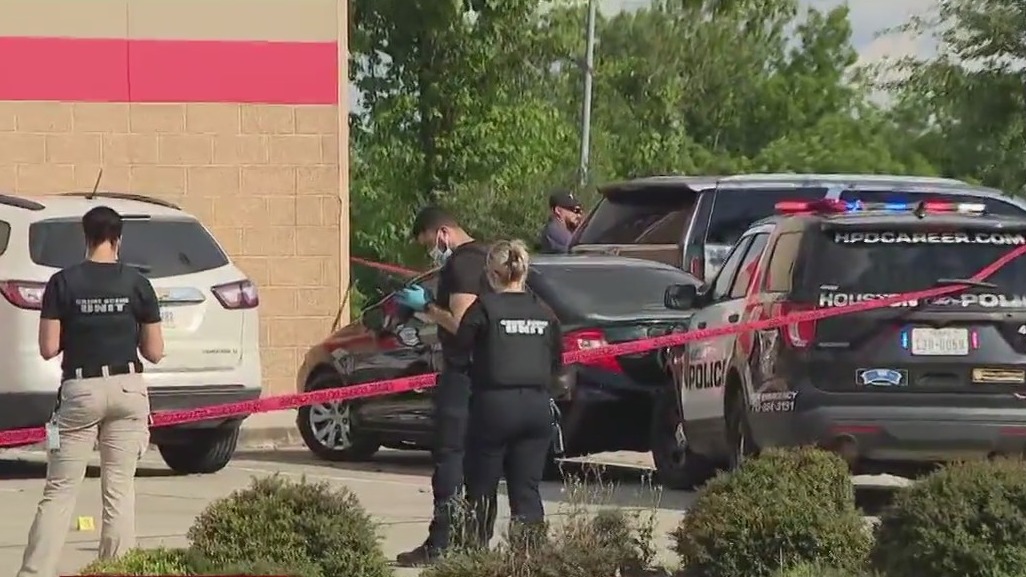 1 killed after being shot by officer at Family Dollar on MLK