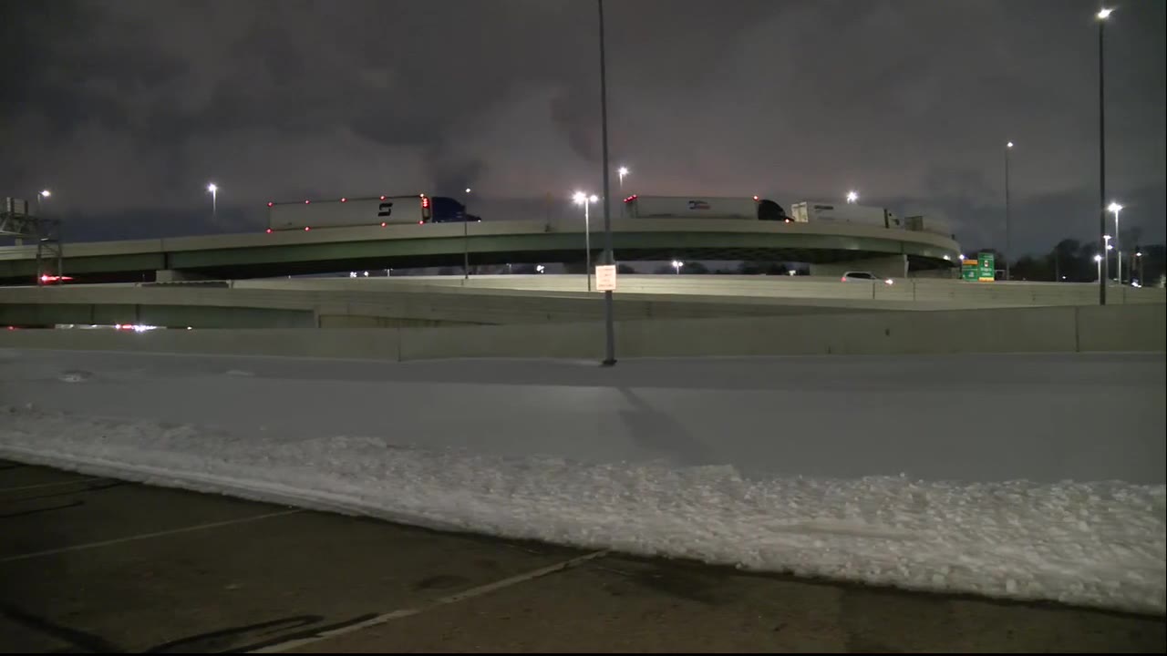 Canadian trucker protests shutdown Ambassador bridge traffic