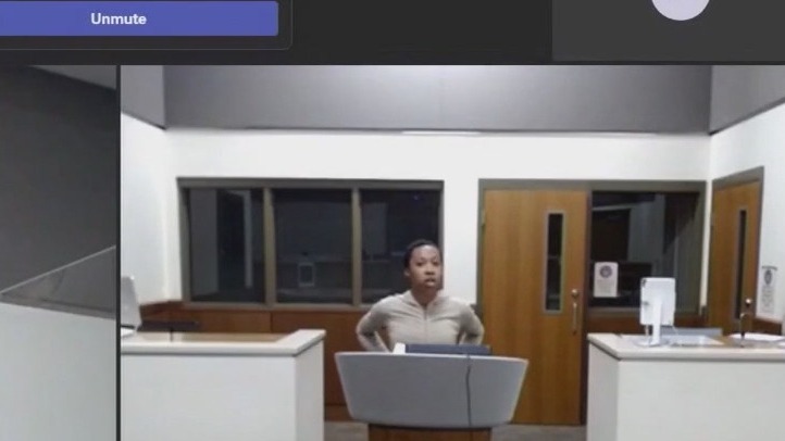 Woman Attacked Sky Harbor TSA Officers Over Apple Juice Police Say woman-attacked-sky-harbor-tsa-officers-over-apple-juice-police-say