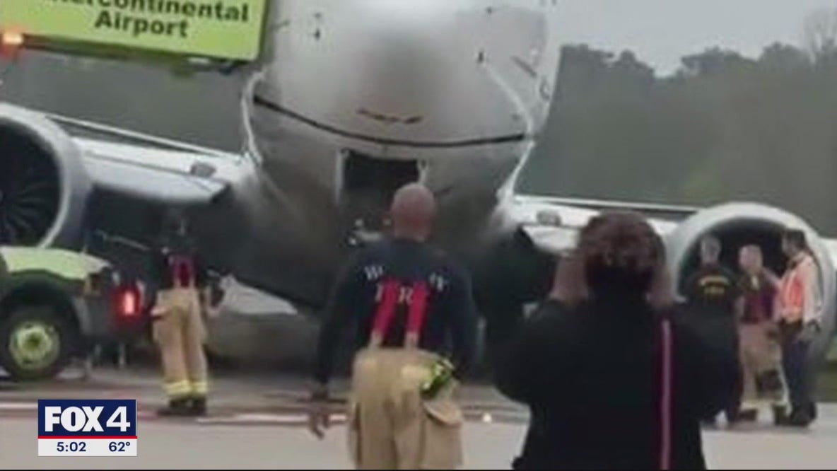 United plane goes off the runway in Houston