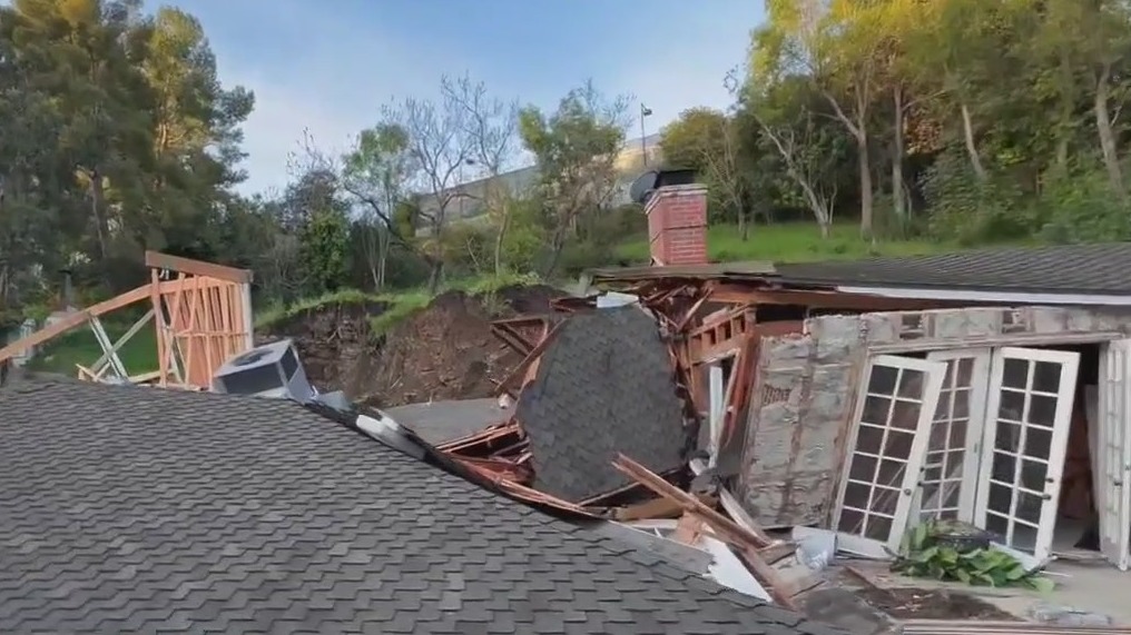 Sherman Oaks landslide destroys home