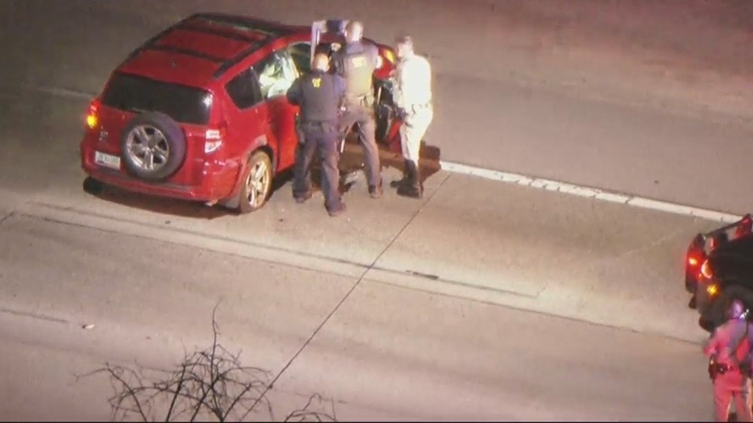 Hour-long police chase ends in Sylmar