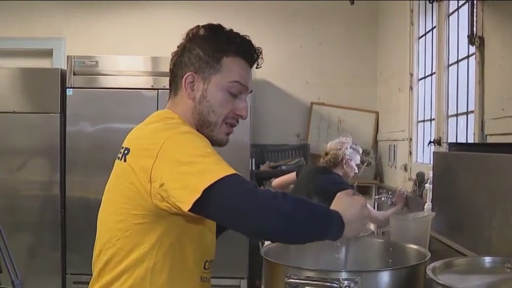 'The Lunch Squad' is cooking meals for those in need