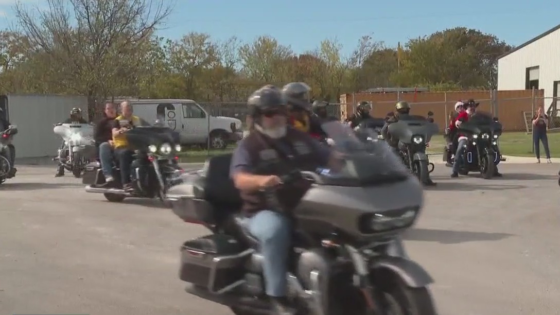 Bikers bring presents to Round Rock families