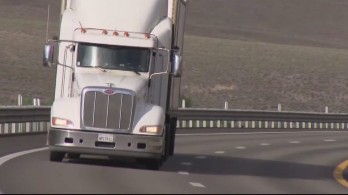 Feds: Michigan man caught lighting 25 semi-trucks on fire