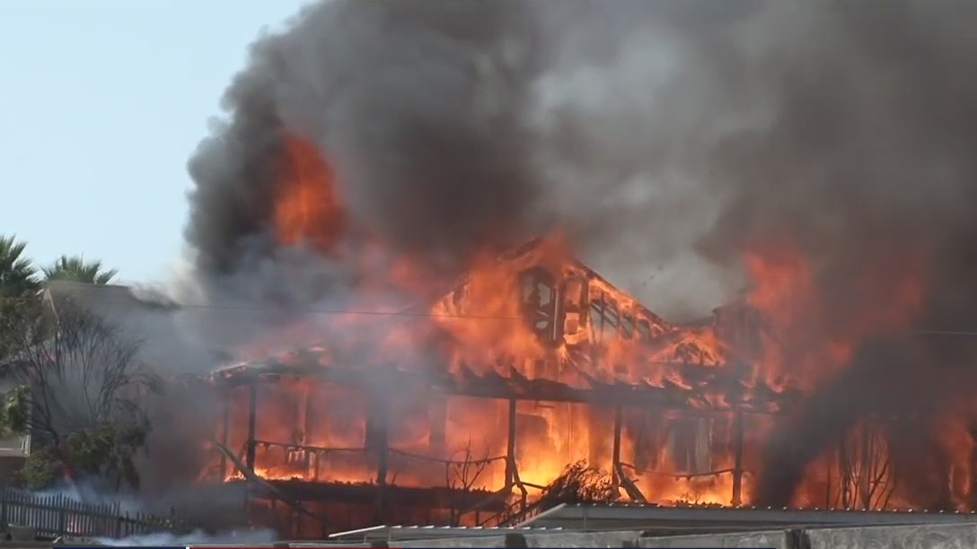 Petaluma fire destroys home, forces evacuations