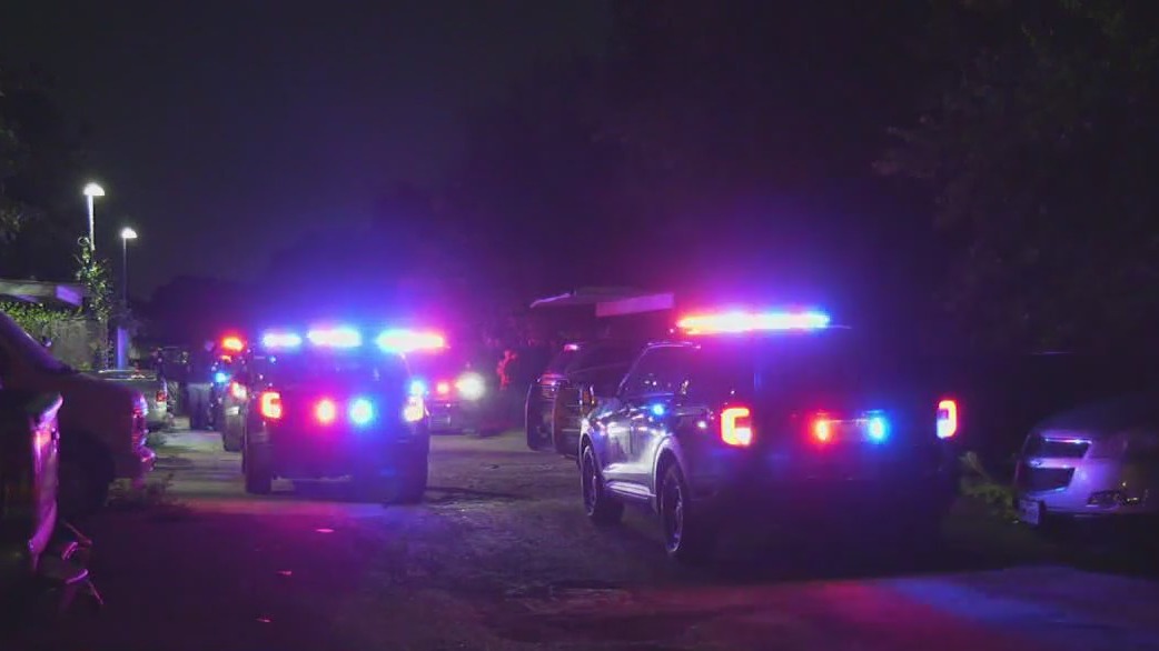 Houston shooting on Shannon Hills Drive; teen in critical condition