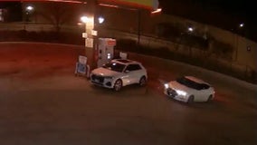 VIDEO: Off-duty Chicago cop, offender exchange gunfire