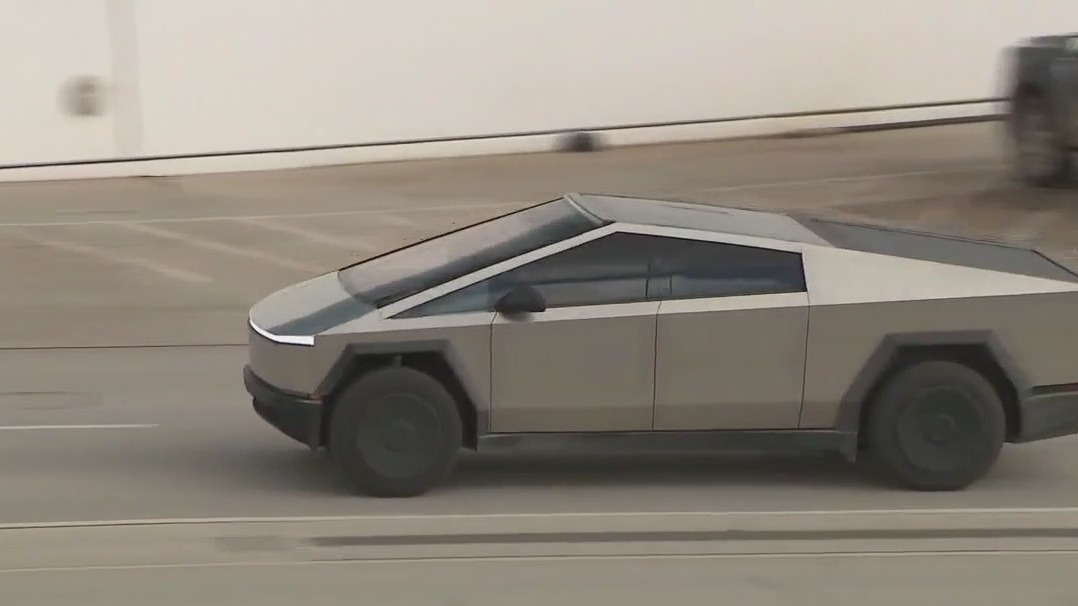 Cybertruck catches fire, driver killed after Southeast Texas crash