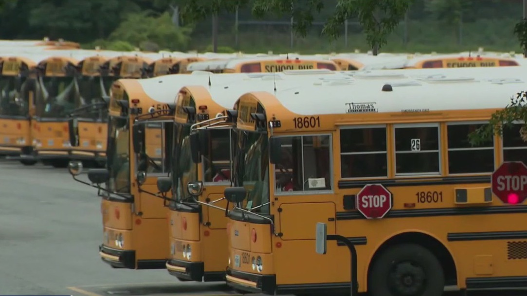 New NYC school year facing new troubles