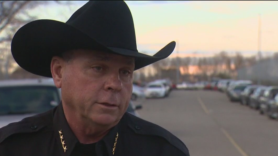 California sheriff confiscates nearly 100 cars after sideshow