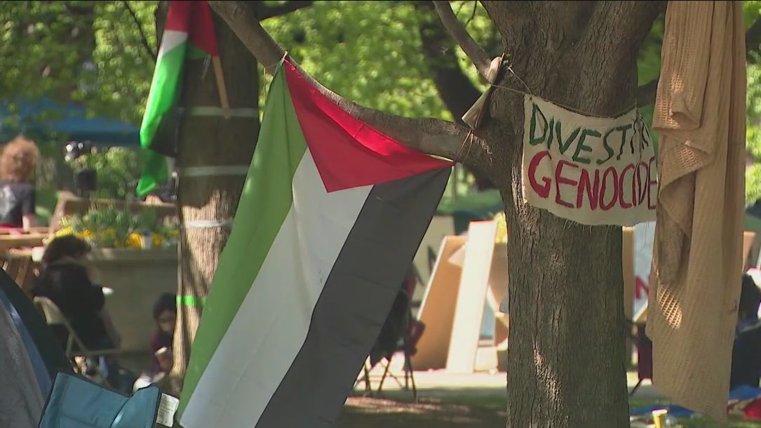 University of Chicago faculty voice support for pro-Palestinian student demonstrations