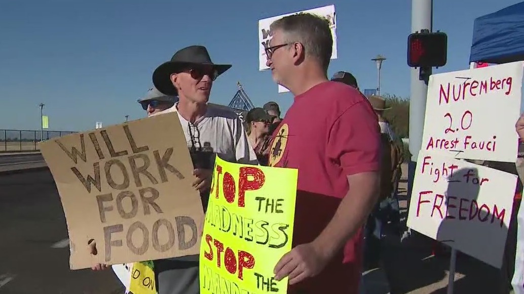 Boeing workers hold protest over vaccine mandate