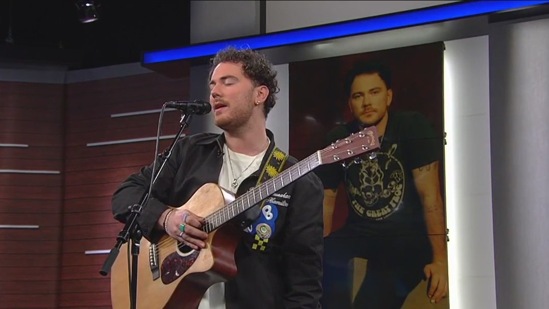 Cian Ducrot performs 'I'll Be Waiting' live on Good Day LA