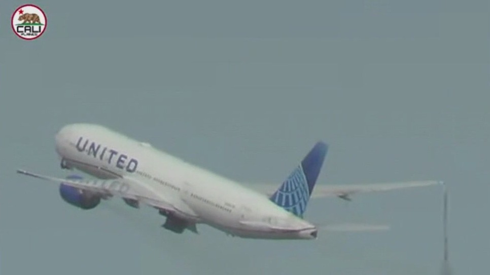 Passengers speak after plane loses tire, makes emergency landing