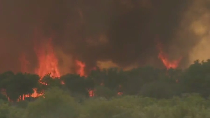 Two large wildfires continue to burn in North Texas