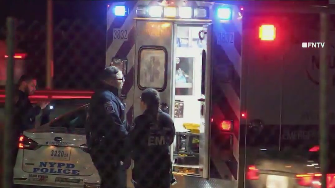 Firefighter rescues man trapped in burning car FOX 5 New York(02)