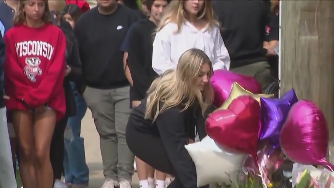 Funeral service held for first of 4 Buffalo Grove students killed in crash