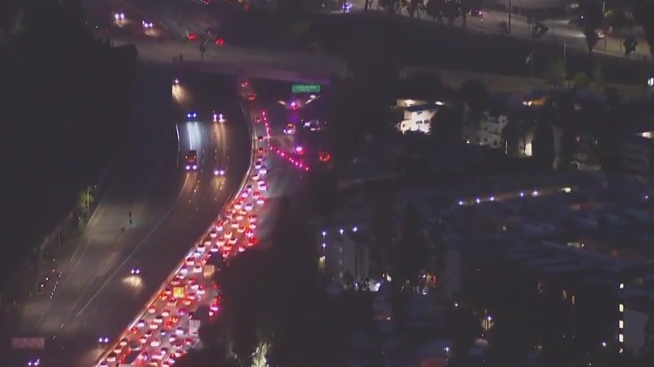 Crash snarls traffic on 101 Freeway in Studio City