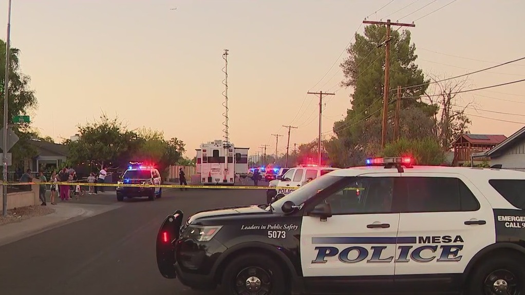 Man with knife, shot killed in Mesa: police