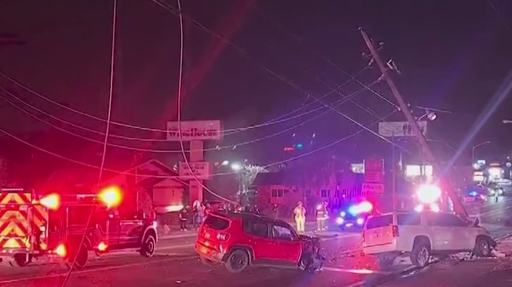 Crash causes power outage in Ocala
