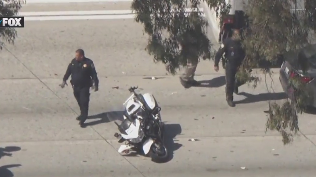 Police officer gets in motorcycle crash in Hawthorne