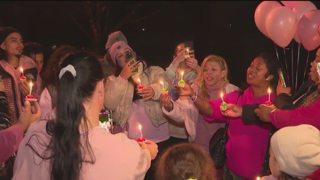Family, friends hold pink, cupcake candlelight vigil for missing woman