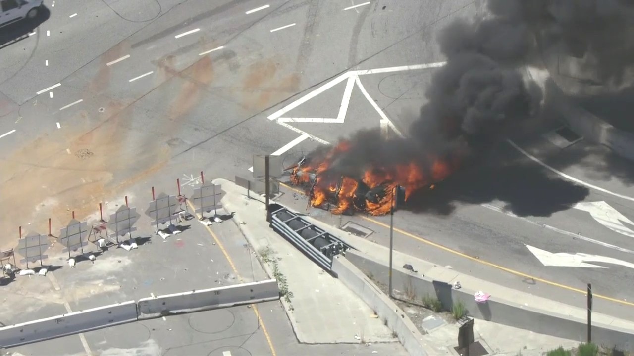 Car explodes on 405 Freeway near Brentwood