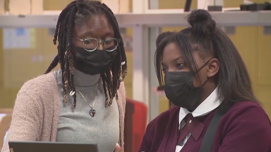 Chicago school debuts classrooms of the future to prepare students for next-gen jobs