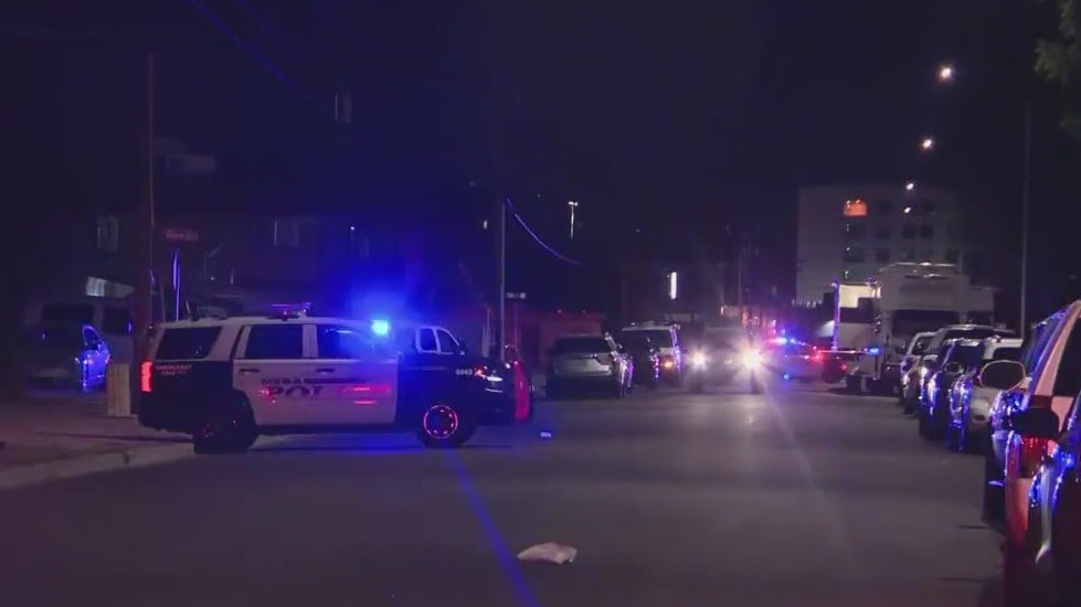 Deadly triple shooting under investigation in Mesa