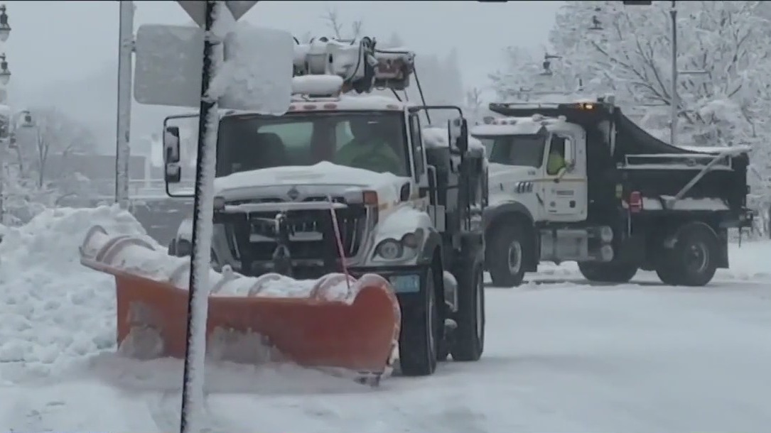 Winter storms wreak havoc on central and eastern U.S.